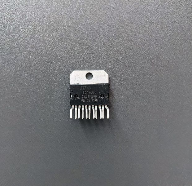 Микросхема TDA7265 аудиоусилитель 2&times;25W MK2779 фото